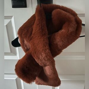 New with tags LOFT Women's Faux Fur Pull Through Scarf